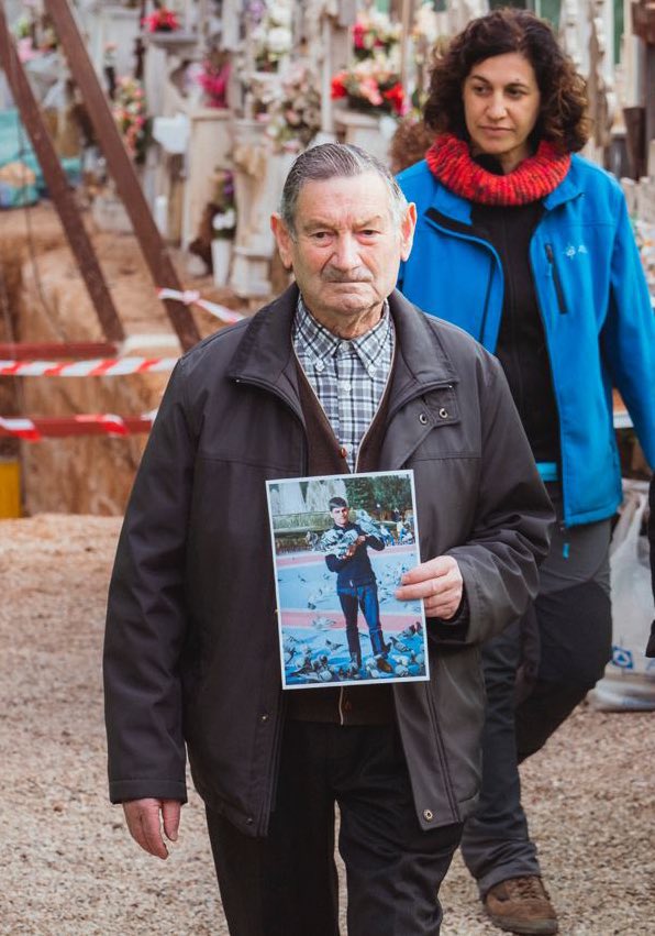 fuster_guillem's tweet image. Cipriano Martos tornarà a casa, amb els seus, descansi en pau.
Honor i glòria als lluitadors del poble, als lluitadors de la llibertat.
#NoOblidem
#NoPerdonem