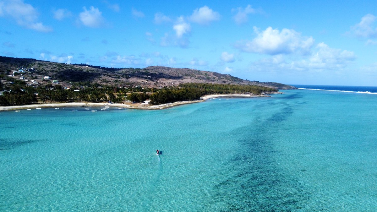 La plage de Gravier à Rodrigues 🏖🇲🇺

Nouvelle vidéo sur Youtube : youtu.be/CUBn4DdWkDY
.
.
.
#mauritius #mauritiusisland #mauritius_explored #mauritiusparadise #mauritiusexplored #rodrigues #rodriguesisland #rodriguesisland #lagon #plage #plages #drone #droneshots #dronepilot