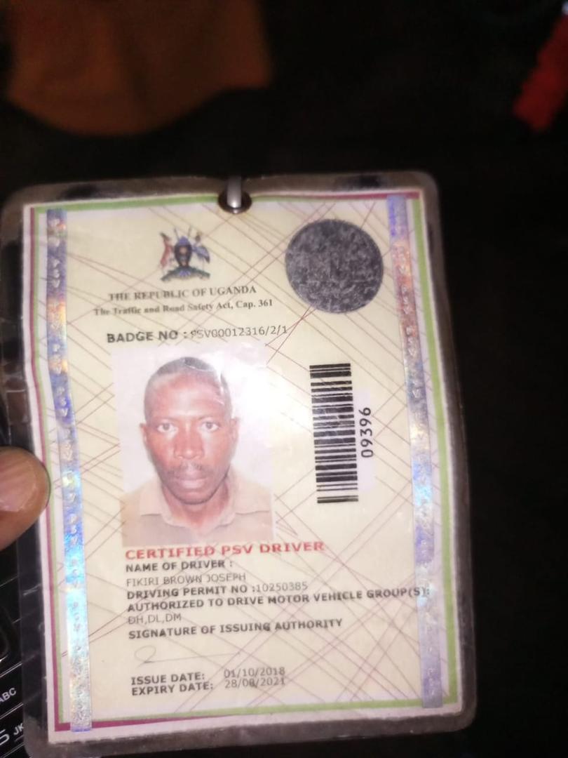 DailyMonitor's tweet photo. The traffic police in Kyengera, Wakiso District last evening arrested a Global bus driver, Joseph Fikiri Brown for driving while operating his mobile phone. The incident was captured at Kyengera along Kampala-Masaka highway. 
#MonitorUpdates via @PoliceUg https://t.co/d23vXV7ww7