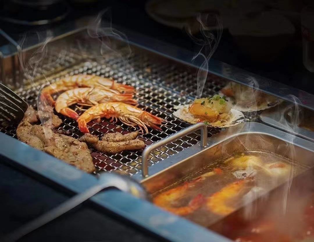 VdNtmxbLdQD88cp's tweet image. Smokeless black gold tube barbecue hot pot integrated table无烟黑金管烧烤火锅一体桌，商用烤涮一体桌，涮烤一体桌，烧烤可配烧烤网或者烧烤盘，接近碳烤口感，#table #hotpottable #bbqtable #BBQtable #烤涮一体桌 #烤涮一体火锅商用 #下排烟烤涮一体桌 #无烟烤涮一体桌 #商用烤涮一体桌