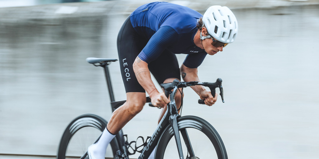 The Pro Aero Bib Shorts. Built for speed, made for next level performance. Experience up to 50% on our bestselling performance apparel in the winter sale. Shop now cur.lt/rmdhmtj07 #RideFasterRideFurther