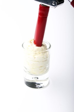 VALDERRAMANL's tweet image. 𝐕𝐚𝐥𝐝𝐞𝐫𝐫𝐚𝐦𝐚 𝐗 𝐆𝐚𝐬𝐭𝐫𝐨𝐧𝐨𝐦𝐢𝐱𝐬 OLIJFOLIE ESPUMA
Eenvoudig recept voor een schuim van olijfolie. 
500 gr. Smoked Arbequina  &amp;amp;                                                                                       32 gr. glycerine. Link: bit.ly/3IGmBi7