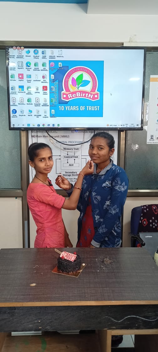 Rebirth_Edu's tweet photo. Rebirth Education and Research Foundation wishes a very happy birthday to Janvi. We wish you the best birthday And all the luck in your studies. 
#rerfindia #birthdaygirl #rojgarseva #visnagar #ReBirthday #rebierthwebonetix #birthday #birthdaycake #collage #aknisd https://t.co/5Lw8qOy7px
