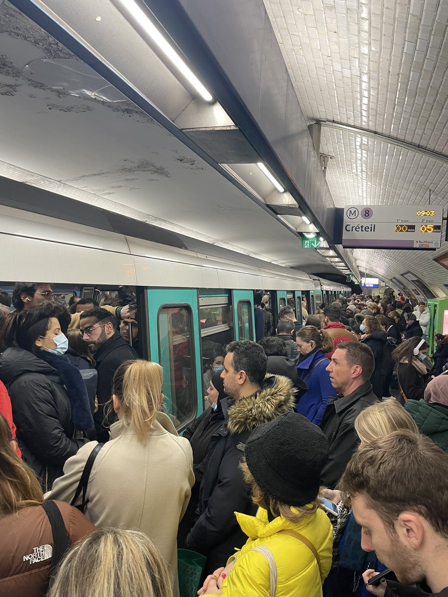 Ta déjà essayé le métro <a href="/vpecresse/">Valérie Pécresse</a> ? #metro #ratp