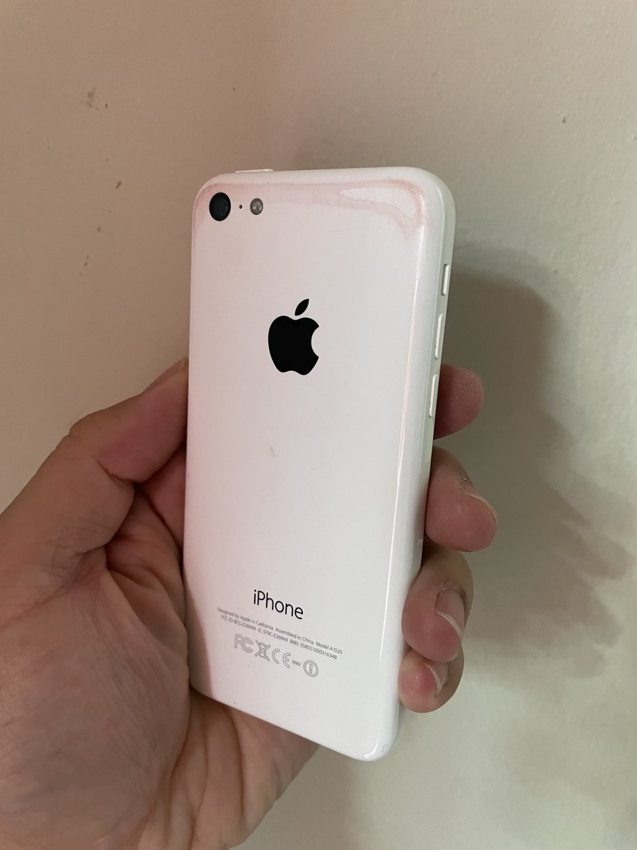 kim_chanthawat's tweet image. เก่าแก่มาก น้องหล่น หรือแบตดันเน้อ!!!
#รีวิวไอโฟน #iPhone5C
เอาไว้ใช้เปิดเพลงหน้าร้าน