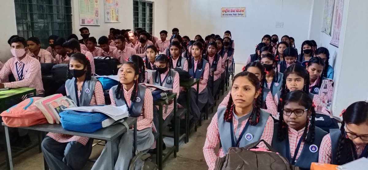 nssGhsslilejhr's tweet photo. 12 jan ko rashtriy yuva diwas par karyakram.nss unit Lilejhar @_NSSIndia @NSSRDBhopal @nssrdB @nsssmkubCG @DrDadulal @NssChhattisgarh https://t.co/P7FeZZOgPg