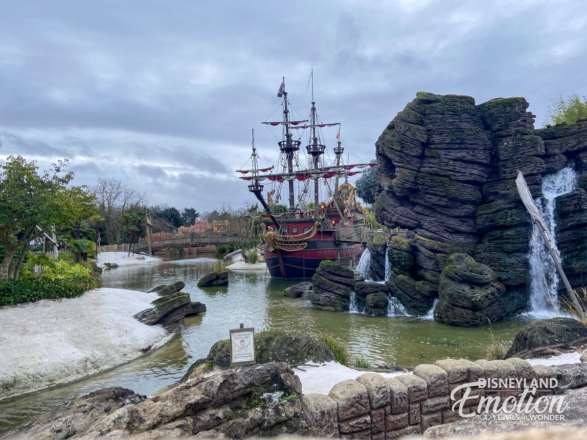 DisneyEmotion's tweet photo. ✨ LIVE

Alors que le parc se rempli doucement, Adventureland est un cadre idéal pour commencer cette nouvelle journée de magie dans un cadre verdoyant ! 🌴

#DisneylandParis #Dlp #DisneylandPark #Adventureland #DisneyParks https://t.co/wiXgOZMBAL