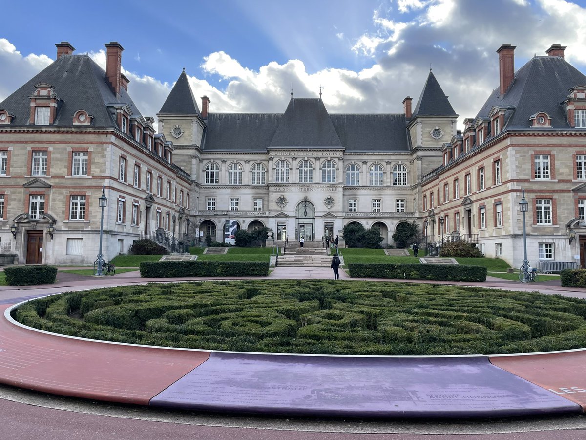 ziosoft's tweet photo. Ziosoft welcomes the participants of the 4th international Conference on Sublobar Resections &amp; Evolving Techniques for Lung Cancer at Université Paris Cité. We are excited to showcase Revoras for augmenting &amp; enhancing the thoracic surgical planning. #ests #aats #thoracicsurgery https://t.co/1XTzEpAwDe