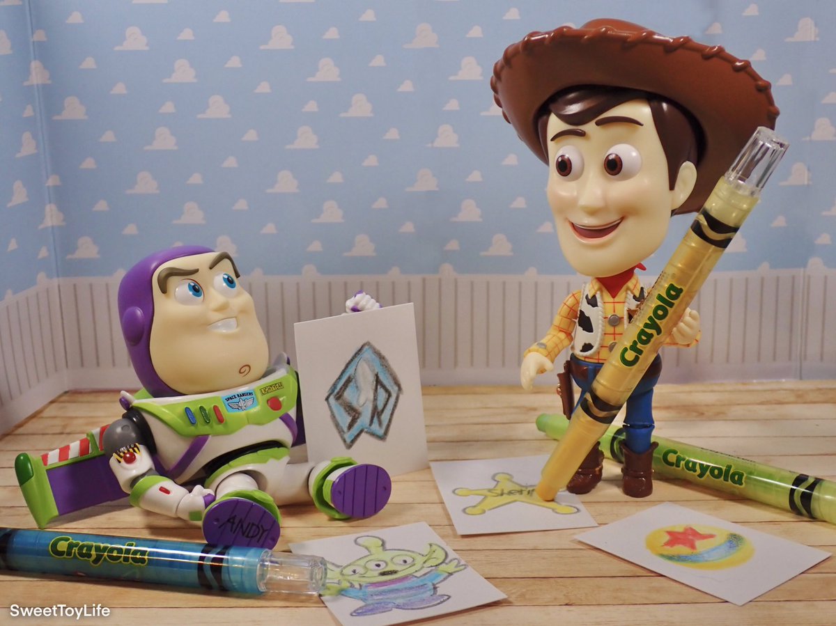 SweetToyLife1's tweet photo. Woody and Buzz are having fun drawing together with some special crayons they found!🖍🎨✨
.
I saw this one post from @DisneyDLV to share art that you created with crayons, and that sparked this idea! Had a lot of fun with this one! 💖 #DDV #GSCfiguresIRL #Nendoroid #nendography https://t.co/GPs3beSsnx
