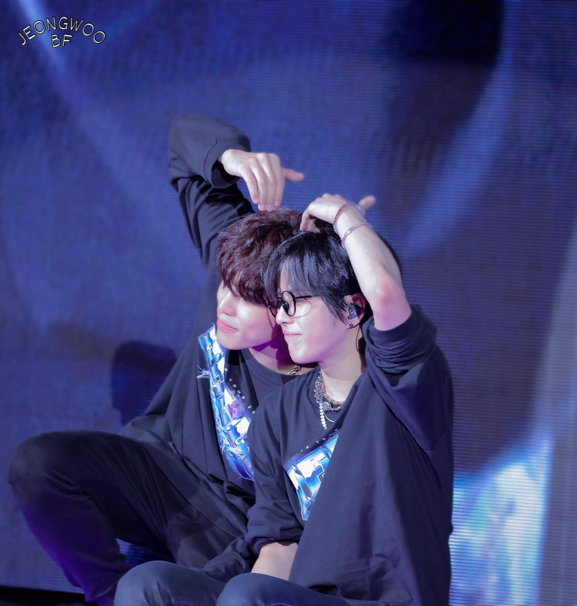 0104 콘서트

정우 재혁⭐️⭐️

 #윤재혁 #재혁 #JAEHYUK 
 #트레저 #TREASURE #PARKJEONGWOO #トレジャー #박정우 #정우 #트레저박정우 #パクジョンウ #JEONGWOO