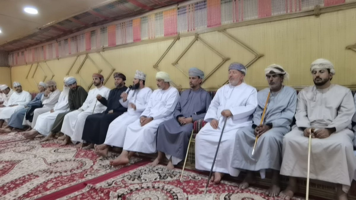 m99314344's tweet photo. جانب من لقاء أبناء ولاية منح مع رؤساء المصالح الحكومية؛ بحضور عضو مجلس الشورى للولاية سعادة عبدالله الجنيبي، وذلك لمناقشة مواضيع متنوعة تصب جميعها في قالب تطوير الخدمات المختلفة بالولاية. https://t.co/044252jAHr