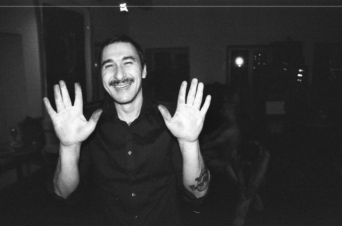 Скетчи углём в Otokomae Gallery. Естественно рисовал мужские части тела :). Под чутким руководством <a href="/BOKOVFACTORY/">Alex Bokov</a>. Спасибо за фото Сергею Табунову.