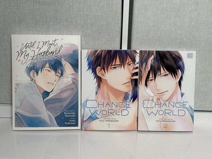 First time buying gay manga IRL at Barnes & Noble, felt like an adult, it was sealed ? https://t.co/