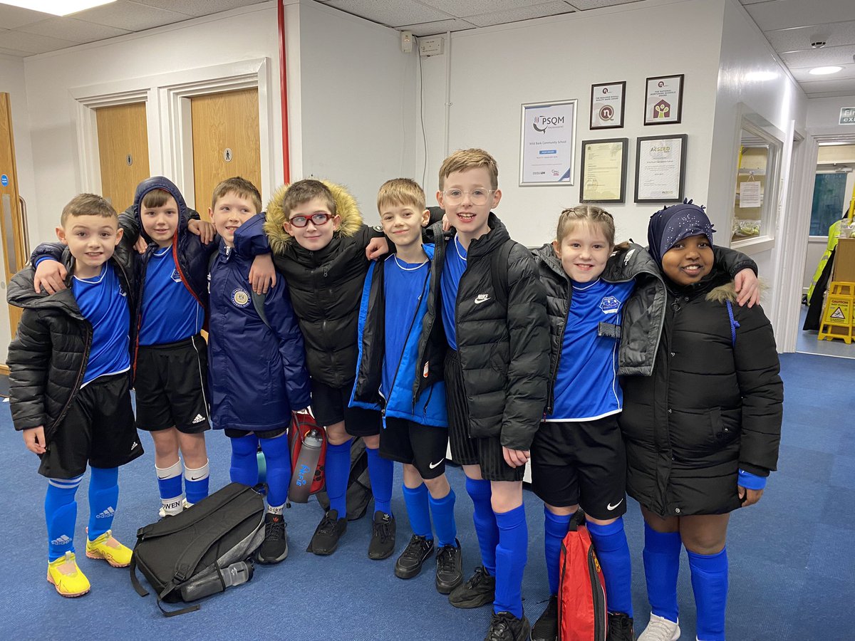 HtMrsc's tweet photo. Team @wild_bank ready to go to the football tournament. https://t.co/0Dy5lAoYej