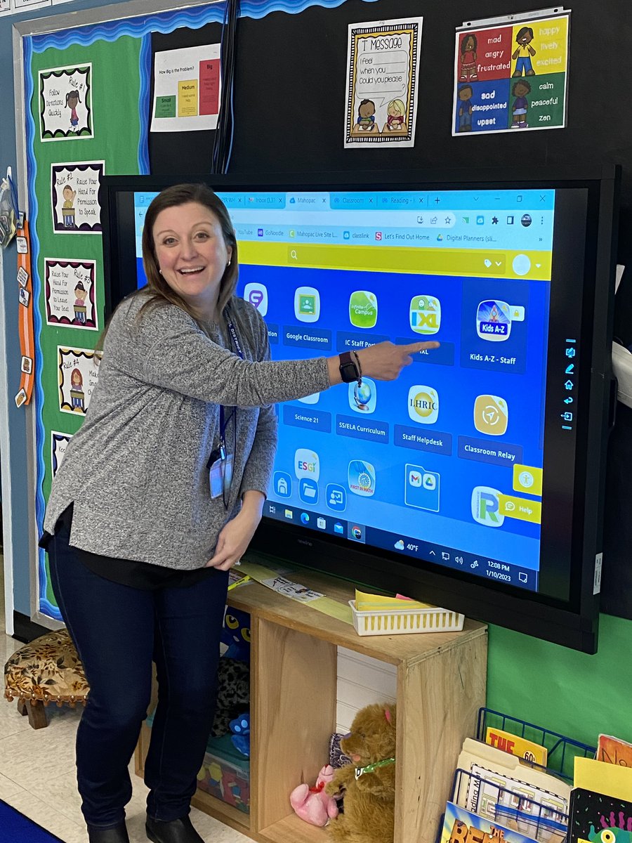Room7friends's tweet photo. Who is the best Ed Tech Specialist??? Mrs. Huestis! Thanks for teaching the Kinders all about the Raz-Kids online readiing room! They can’t wait to read more books! @bulldogslv @BlessingMahopac @trishhues @jackieazadian https://t.co/W5EJYlDxAB