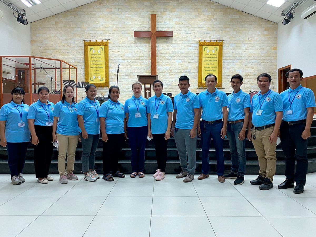 lahetysseura's tweet photo. From one generation to another. The civil war has been a generational trauma in Cambodia. It is reflected in human relationships.

Felm supports the training of family counselors in Cambodia. The first generation will be completed next summer.

#GlobalCFCWebinar #Felm https://t.co/erfW2ON3Q0