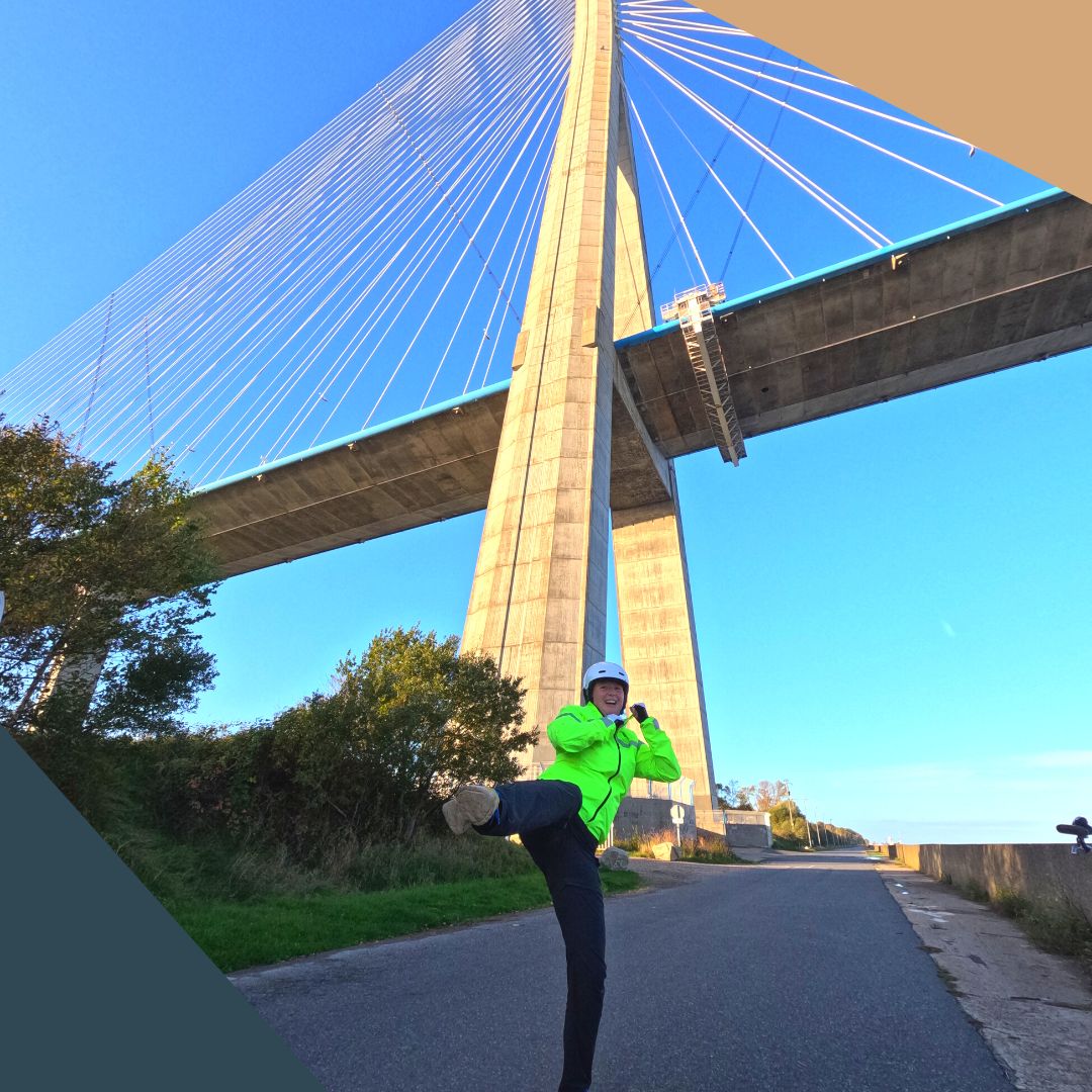 timonetpumbike's tweet photo. Dernière étape de la Seine à vélo, traversée du pont de Normandie et des roselières avant d'atteindre le port du Havre
.
.
.
#pontdenormandie #laseineavelo #seineavelo #lehavretourisme #francefr #visitfrance #francevelotourisme #bridgeview #beautifuldestinations #veloroute https://t.co/jzMpNyJYcb