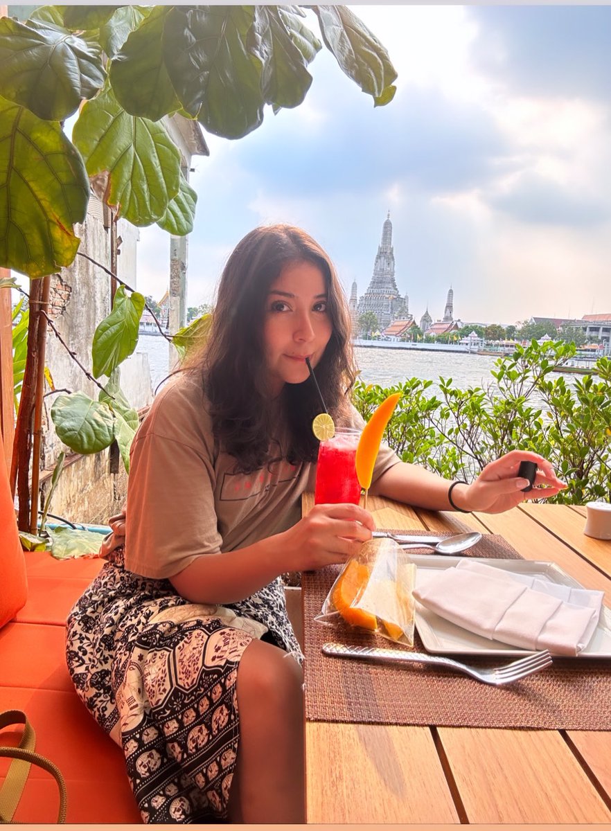 pusimoniwid's tweet photo. Hello from Bangkok https://t.co/0koVlMvmQL