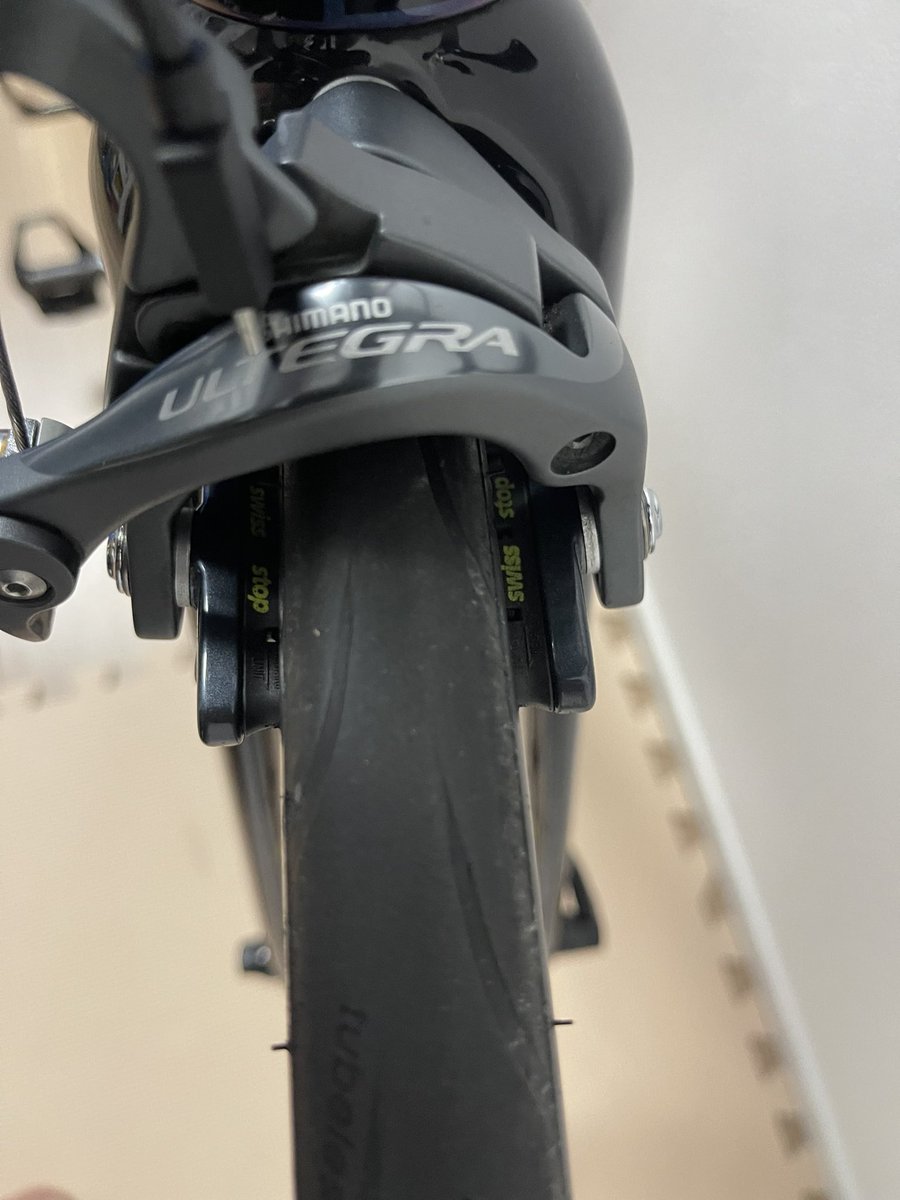 itotetsu1104443's tweet photo. Swissstop BlackPrinceのブレーキシューのインプレです。
制動力、ブレーキの鳴きも問題なくいいブレーキシューだと思いました😆
欠点はシューの削れ具合がえげつないんですけど、性能とトレードですね😅
#ロードバイク
#Swissstop https://t.co/QD3iqovKF1