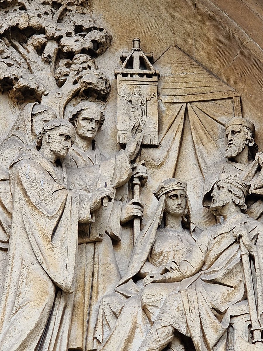 A serious #AdoorableThursday door, in full #GothicRevival throttle by Charles Hansom and presumably Boulton's at St Gregory's Catholic Church, #Cheltenham - scenes show St Gregory's 'non angli sed angeli' pun (left) and St Augustine preaching to King Ethelbert (right)