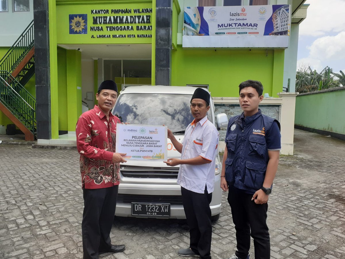 Lazismuntb's tweet photo. Lazismu NTB dan MDMC NTB mengirim Relawan Kemanusiaan menuju Cianjur - Jawa Barat.
Tim yang diberangkatkan sebanyak 7 orang, dimana tim ini akan bertugas selama 1 bulan.
Acara ini dilepas langsung oleh Ketua PWM NTB yakni Dr. H. Falahuddin, https://t.co/A4RrNH6a1I https://t.co/OTzWSYQfzb