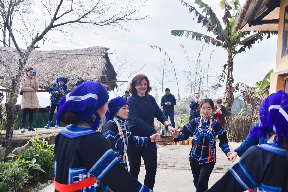 It was our pleasure to welcome @AusAmbVN Mr Andrew Goledzinowski on his visit to @Aus4E partners in Lao Cai, the Hung Hien Vermicelli Cooperative and Choan Then Community-Based Tourism Village. 

#Aus4Vietnam #InclusiveEconomicGrowth #PartnershipforRecovery #Tourism