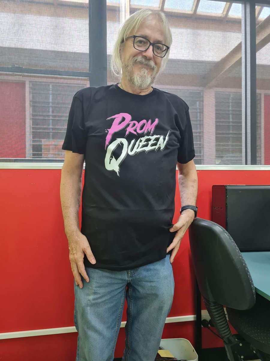 blackcatfilmpr2's tweet photo. Our DOP wearing Prom Queen: the Mini Web Series Team T-Shirt.
#PromQueen #PromQueentheMiniWebSeries #DOP #FilmCrew #FilmCrewTShirts #BrisbaneIndieFilmmakers #QueenslandIndieFilmmakers https://t.co/EQrObCgFL9