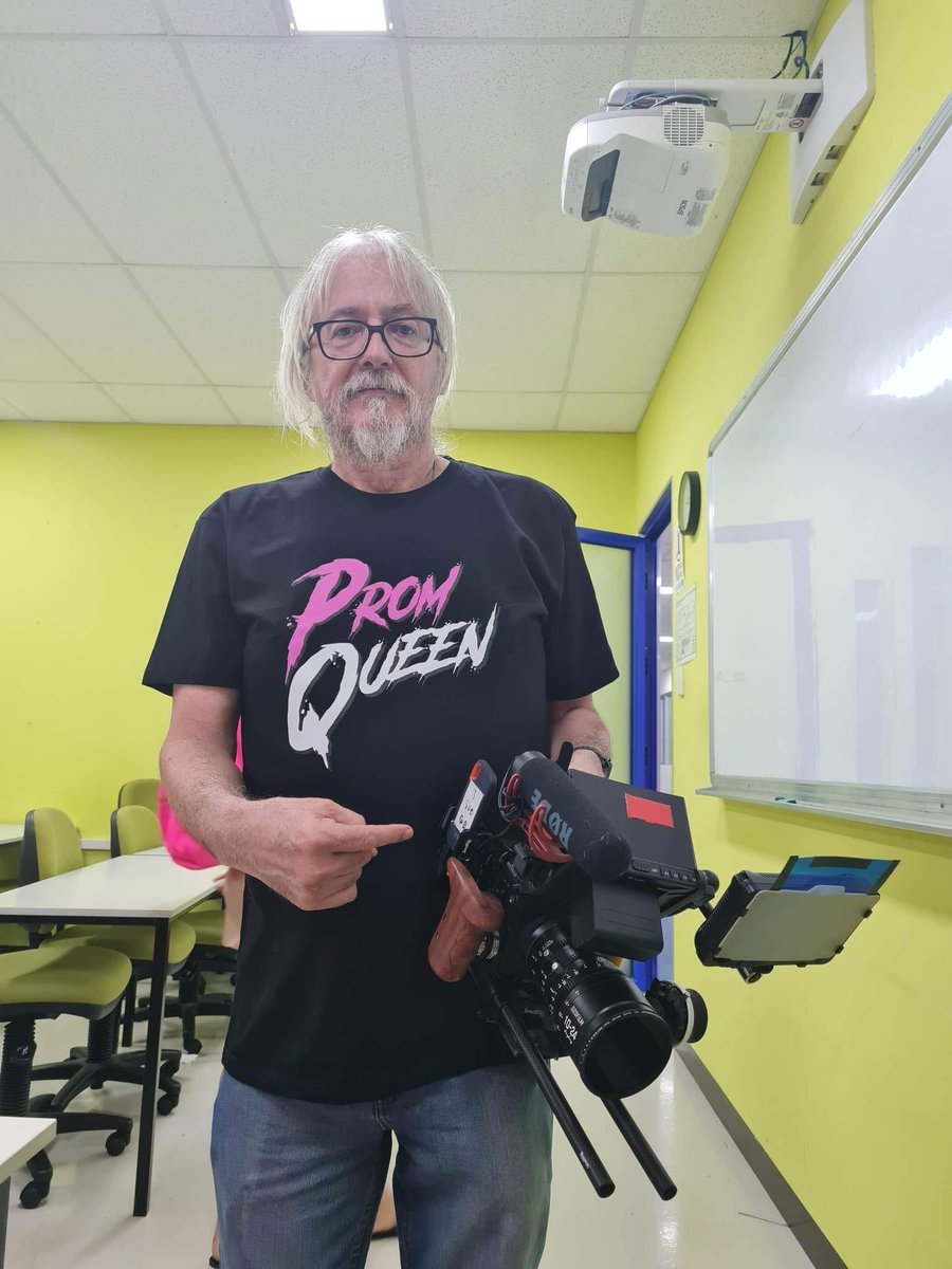 blackcatfilmpr2's tweet photo. Our DOP wearing Prom Queen: the Mini Web Series Team T-Shirt.
#PromQueen #PromQueentheMiniWebSeries #DOP #FilmCrew #FilmCrewTShirts #BrisbaneIndieFilmmakers #QueenslandIndieFilmmakers https://t.co/EQrObCgFL9