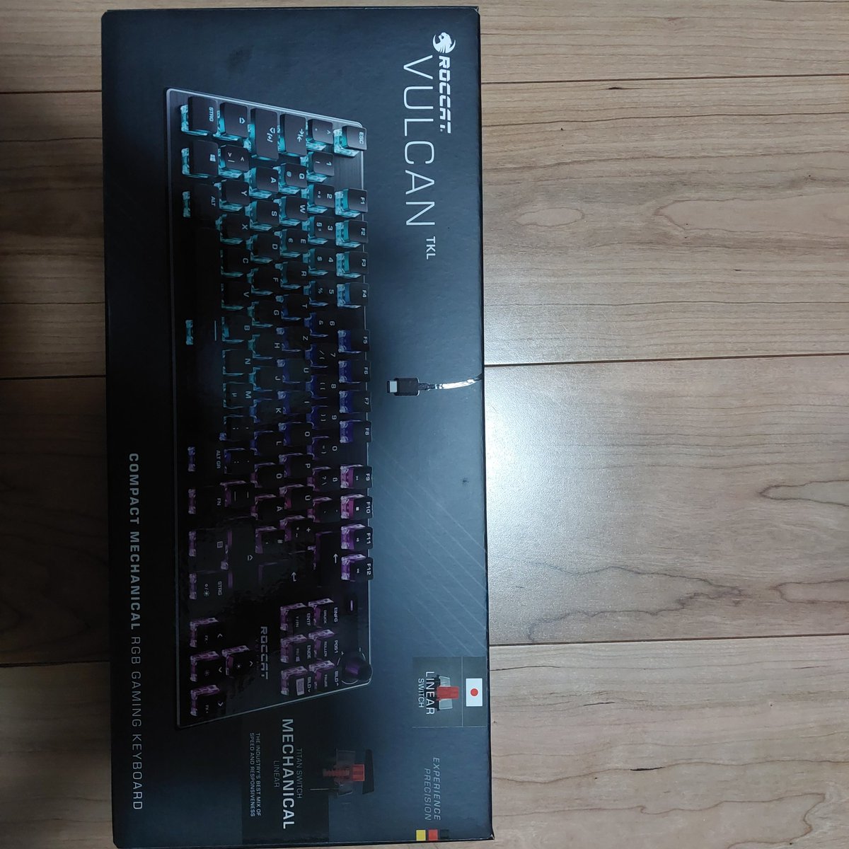 EmUaNDeME's tweet photo. キーボード来た！ https://t.co/3XgAPDtEke
