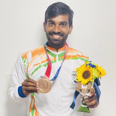 sumit hockey tweet media