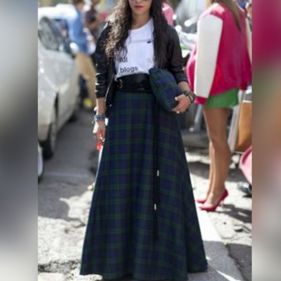 Denise1Jordan's tweet photo. So good I had to share! Check out all the items I'm loving on @Poshmarkapp #poshmark #fashion #style #shopmycloset #pendleton: https://t.co/kx7u4CFZqe https://t.co/VroYYRJ67O
