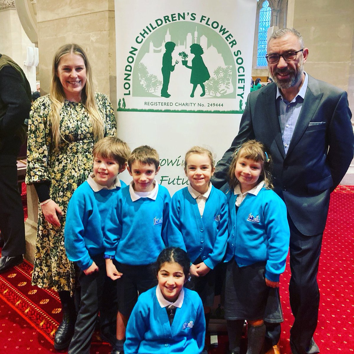 The gardening club attended the London Children’s Flower Society awards event at the Livery Hall, Guildhall, to collect the Du Luzy award for their spring bulb entry. Congratulations 👏
