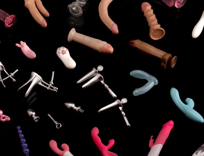 【出荷延期のご報告】
販社様からの公式アナウンス前の速報ベースとなりますが下記商品出荷日程を延期させて頂きたくご報告差し上げます。

「JEWEL #0」
2023年1月下旬工場出荷～2月配荷

「妄想秘メ事少女 二」
2023年2月中下旬工場出荷～3月配荷 