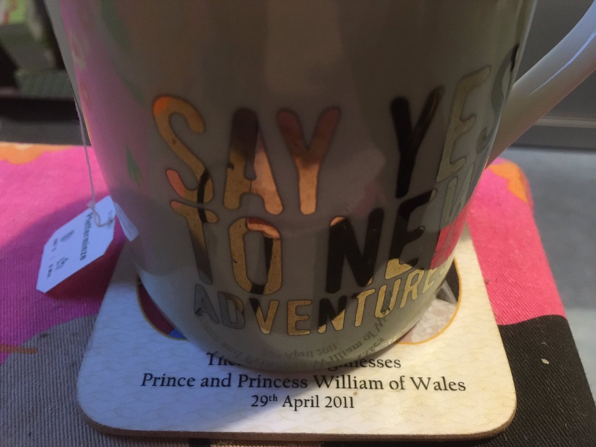 Bicolinchen's tweet image. Hab mal meinen alten Untersetzer rausgekramt 🤭🤭

#harry #Harryinterview