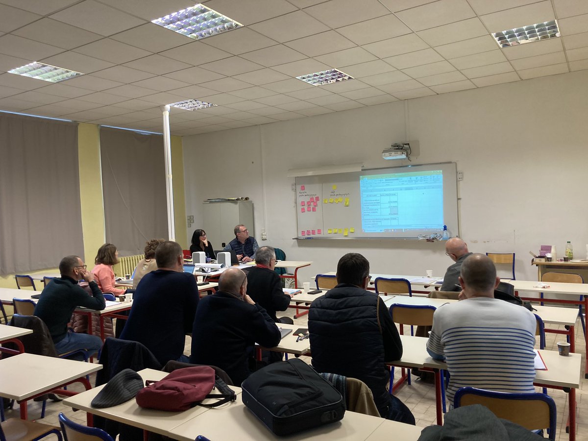 DSDEN de l'Aisne (@dsden_aisne) on Twitter photo 5 caractéristiques d’une direction efficace : une gestion axée sur les résultats. 10 directrices et directeurs <a href="/DSDEN_Aisne/">DSDEN de l'Aisne</a> s’appuient sur les résultats de leurs élèves pour construire un plan d’action @MullerRaphal4 <a href="/csmbourgeoys/">Centre de services scolaire Marguerite-Bourgeoys</a> 5 caractéristiques d’une direction efficace : une gestion axée sur les résultats. 10 directrices et directeurs <a href="/DSDEN_Aisne/">DSDEN de l'Aisne</a> s’appuient sur les résultats de leurs élèves pour construire un plan d’action @MullerRaphal4 <a href="/csmbourgeoys/">Centre de services scolaire Marguerite-Bourgeoys</a>