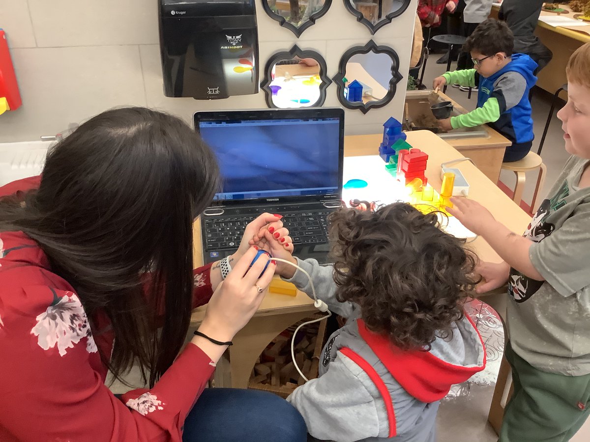 JBrentECE's tweet photo. E: Miss, I need to examine my stick.
Mrs. B: Let’s set up the Zoomie.
#EmergentInterest #FollowTheirLead https://t.co/0IiHtllIlo