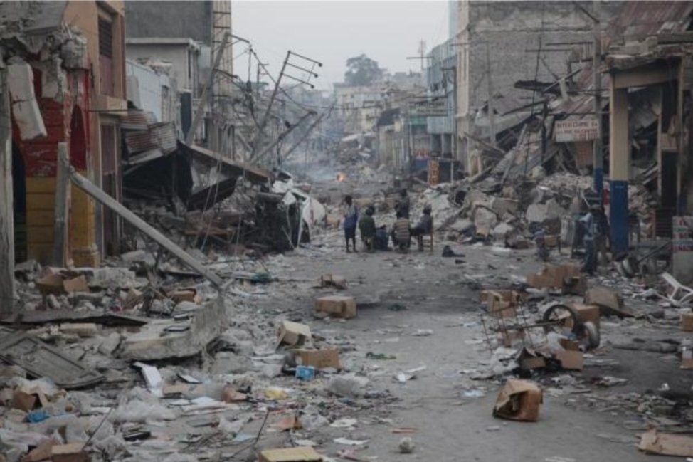 lavi_info's tweet photo. Des milliers de morts,de blessés et de dégâts matériels,PM Ariel Henry dit s'en souvenir.Selon lui, l'unité, la réconciliation, la reconstruction et le relèvement socio-économique de la nation constituent le plus bel et le plus vibrant hommage  à rendre aux victimes;13 ans après! https://t.co/9PMJ027LCl