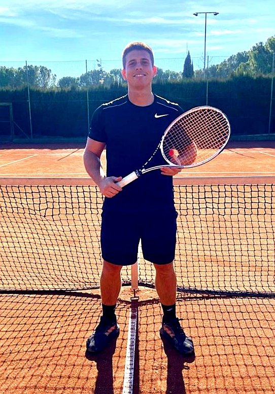 En Carlos Borderías, flamant Campió 2022 del Rànquing social de #Tennis del CT #Manresa!... I per 3er any consecutiu! 

Enhorabona Carlos🎾🎾🎾 i gaaas!

#FemClub!