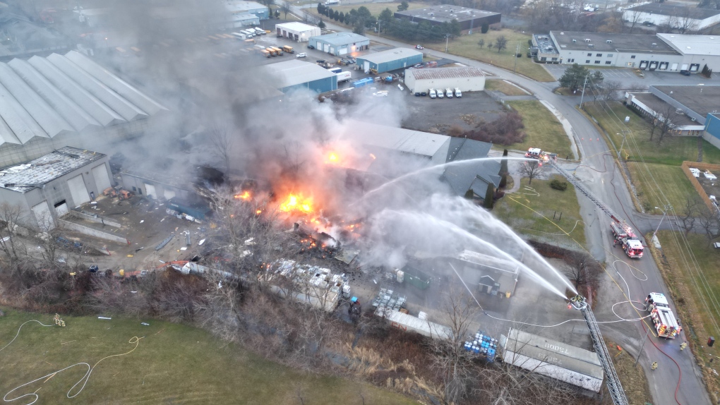 RT @CTVNews: Emergency crews responding to large fire, explosions in St. Catharines, Ont. https://t.co/8200ayegai https://t.co/QYbgvpc38I