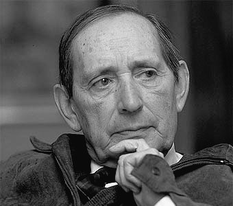 Soyelaveerrante's tweet photo. "En la literatura nada hay más difícil que la sencillez"

Miguel Delibes https://t.co/voMocXq7nK