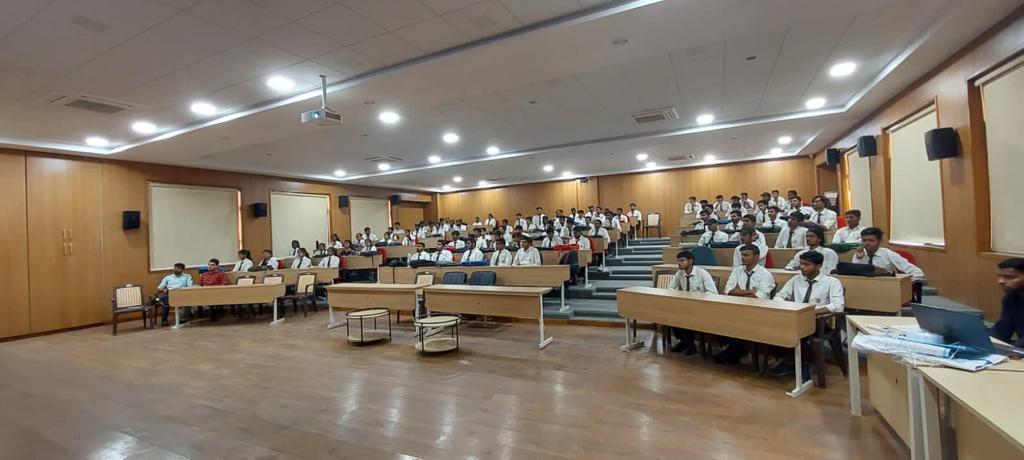 CollectorDaman's tweet photo. परिवहन विभाग द्वारा सड़क सुरक्षा पर जागरूकता कार्यक्��म का हुआ आयोजन जिसके अंतर्गत डेंटल कॉलेज एवं इंजीनियरिंग कॉलेज में सड़क सुरक्षा से जुड़े नियमों एवं कानूनों के बारे में छात्रों को जानकारी प्रदान किया गया। 

@tapasyaraghav https://t.co/sqc2RH6D6C