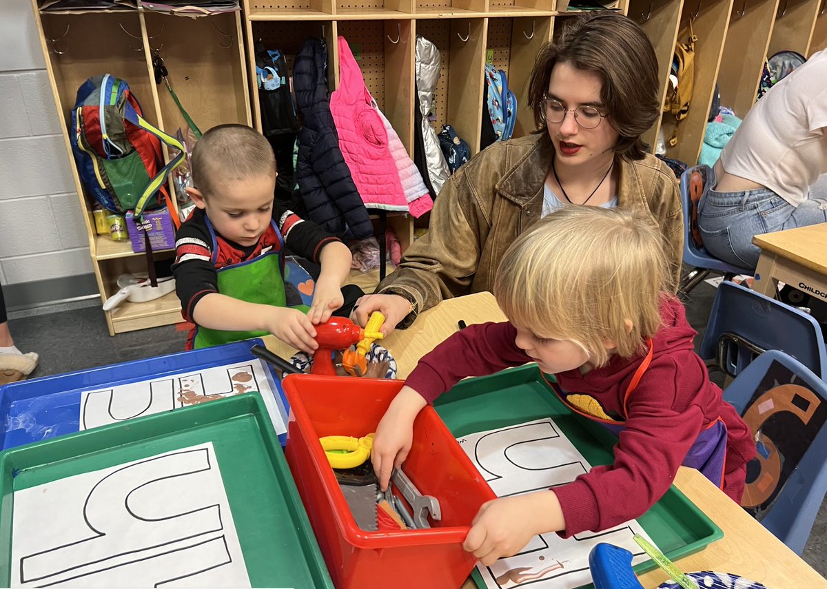 ZCastellanoAPS's tweet photo. Teens taking our Child Development classes plan and implement activities in our preschool. https://t.co/Q8DvSjmqJK