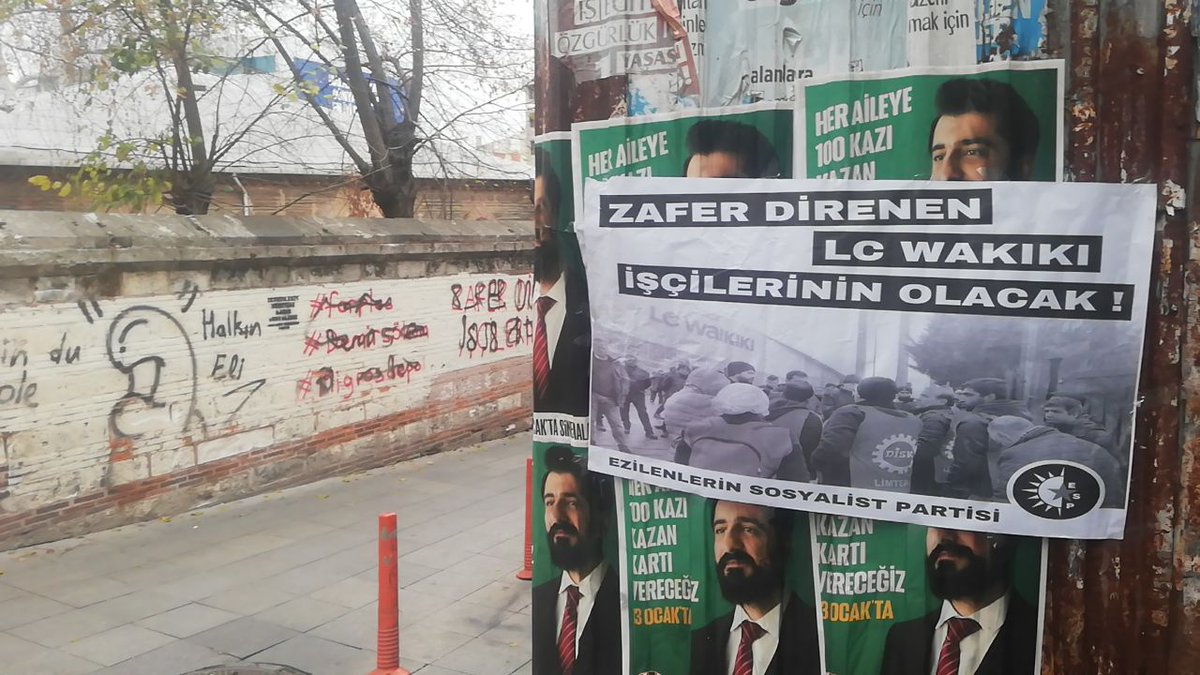 Esenyurt LC Waikiki deposunda insanca çalışma koşulları istedikleri için işten atılan işçiler direnişe geçti.

LCW işçisinin direnişi hepimizin. Direnen işçilerin yanında olalım, dayanışmayı büyütelim.

İşten atılan işçiler geri alınsın!
İşçilerinin talepleri kabul edilsin!