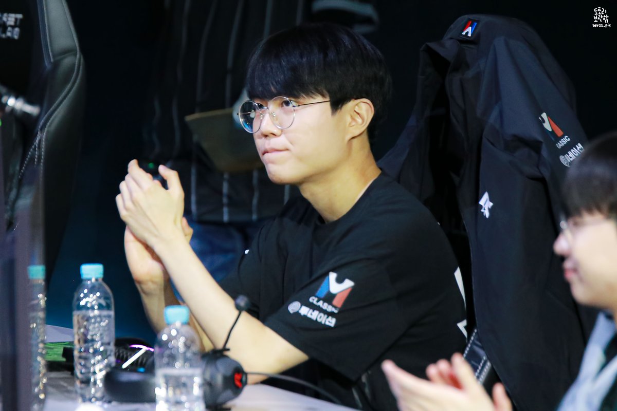 Berzz_pic's tweet photo. 230110 2023 LCK 킥오프 #TeamDeft #Cuzz #커즈 #문우찬 https://t.co/X45qk5qiYk