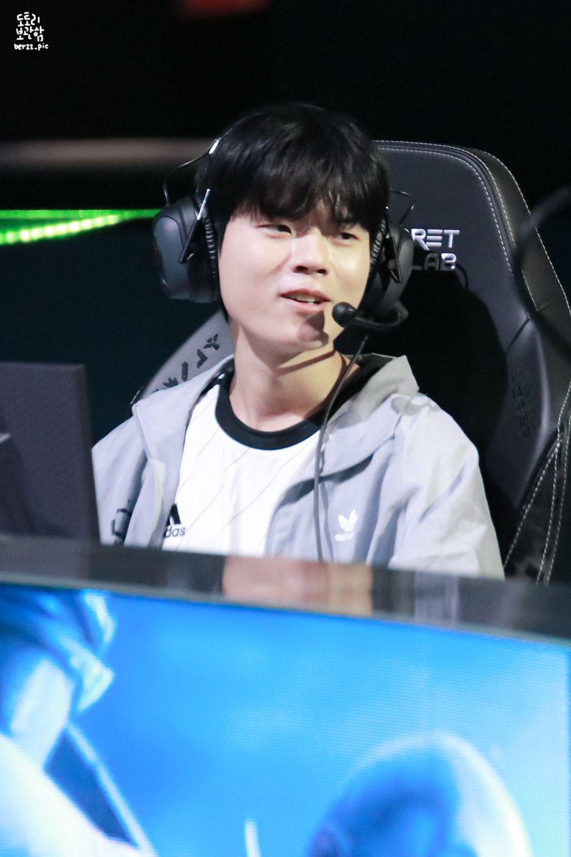 Berzz_pic's tweet photo. 230110 2023 LCK 킥오프 #TeamDeft #Deft #데프트 #김혁규 https://t.co/QD1IdEnZRh