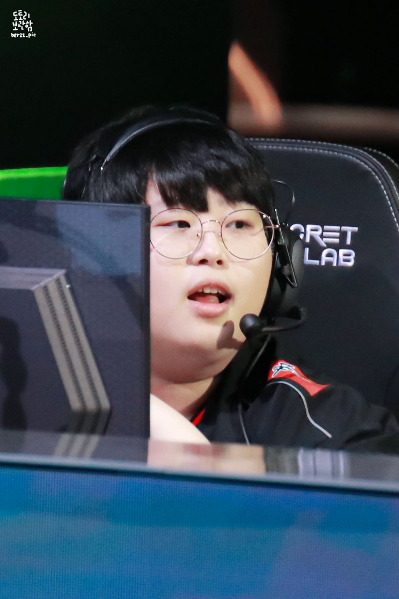 Berzz_pic's tweet photo. 230110 2023 LCK 킥오프 #TeamDeft #Peter #피터 #정윤수 https://t.co/Ztyt0Z5y07