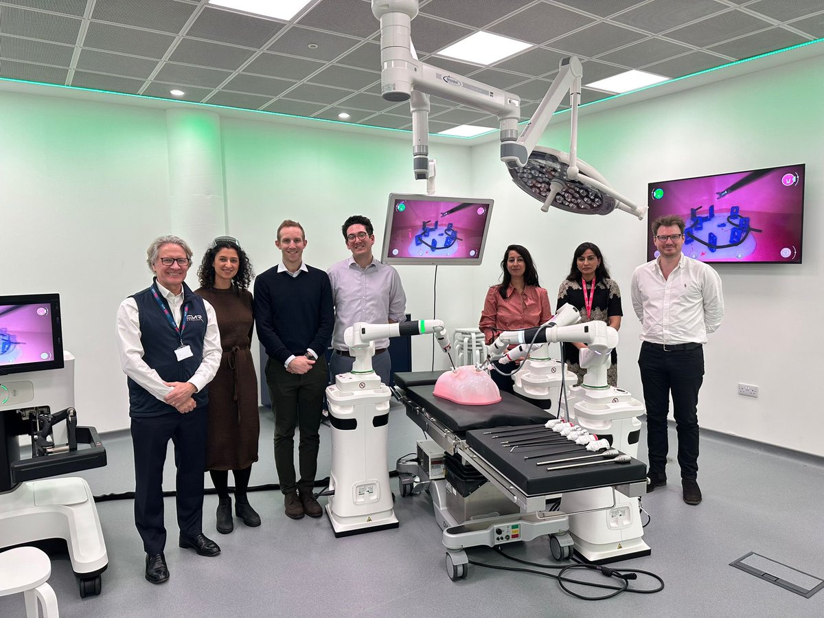 Absolutely fantastic day visiting <a href="/CMRSurgical/">CMR Surgical</a> to learn about their robotic system, as well as groundbreaking developments in surgical teams training. Thankyou <a href="/DrMarkSlack/">Dr. Mark Slack</a> @AnnieCmr <a href="/YangMike_/">Mike Yang 🏴󠁧󠁢󠁷󠁬󠁳󠁿</a> for hosting and @manoumkaur for organising!