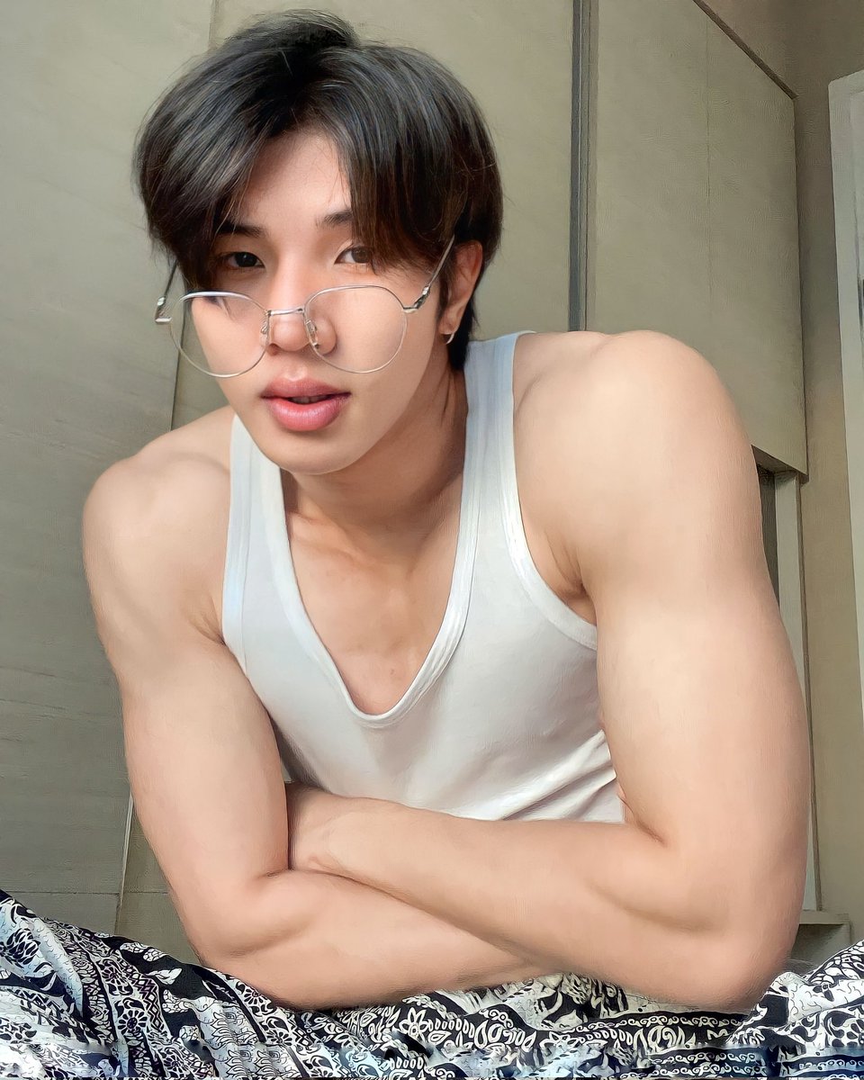 BLCupidEdits's tweet photo. Have a naughty dreams of me, good night.! 💪🔥😜

#ThaiBLActor #ThaiHotGuys #AsianHotGuys #LongLee #LoveSyndromeTheSeries #BLCupid

📷: _longlee7 https://t.co/XbnNKedD4z