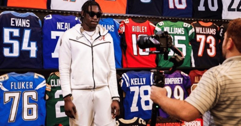 ICYMI:

#Alabama EDGE signee Yhonzae Pierre explains why he stuck with the Tide and much more!

“Bama is the perfect fit for me. “It’s going to put me where I need to be academic-wise, football-wise, and as being a man overall.”

🗞 tinyurl.com/ax77ekx6

#RollTide