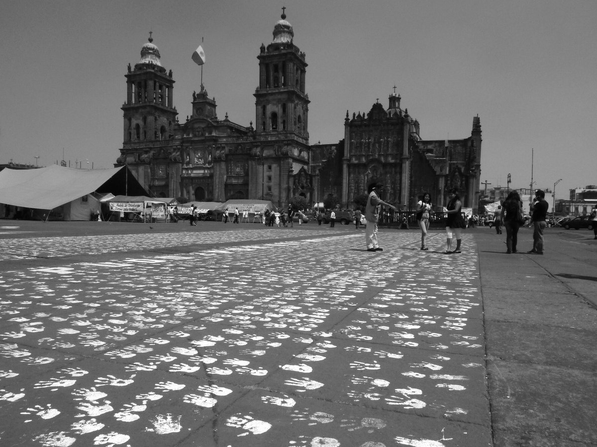 AlkeJenss's tweet photo. 3, the security projects in Colombia and Mexico were really a highly selective provision of security with brutal material effects. #SelectiveSecurity accounts for how police and military forces routinely killed those constructed as criminals, lower-class and/or racially inferior. https://t.co/u0P9pzHich